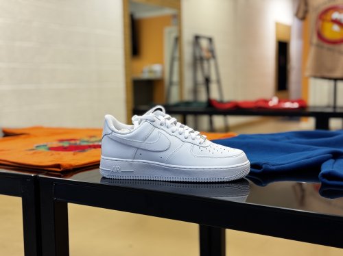 NIKE AIR FORCE 1 ‘07